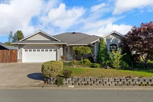 321 N Summerwood St, Roseburg, OR 97471 - Photo 1