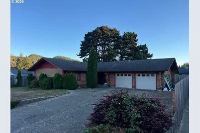 423 Camellia Ct, Reedsport, OR 97467 - Photo 1