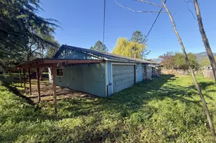 174 Esther Ct, Myrtle Creek, OR 97457 - Photo 1