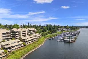 242 SE Spokane St, Portland, OR 97202 - Photo 1