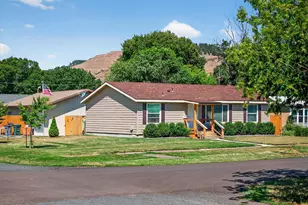 2802 N 3rd St, La Grande, OR 97850 - Photo 1