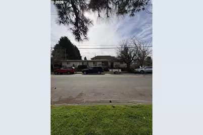 424 N Skidmore St, Portland, OR 97217 - Photo 1