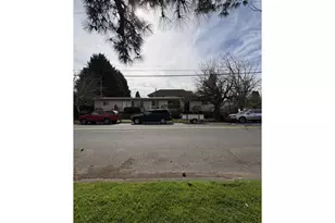 424 N Skidmore St, Portland, OR 97217 - Photo 1