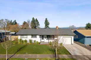 11821 NE Siskiyou St, Portland, OR 97220 - Photo 1