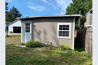 681 SE Neptune Ave, Lincoln City, OR 97367 - Photo 1