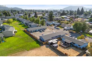 349 40th St, Springfield, OR 97478 - Photo 1