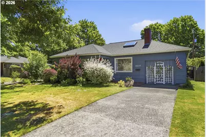 2219 Washington Way, Longview, WA 98632 - Photo 1