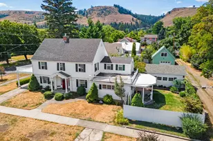 1402 3rd St, La Grande, OR 97850 - Photo 1