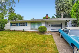 3209 SE 165th Pl, Portland, OR 97236 - Photo 1