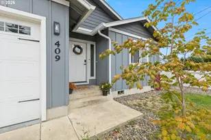 409 S State St, Sutherlin, OR 97479 - Photo 1