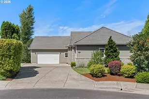 225 Pebble Beach Dr, Creswell, OR 97426 - Photo 1