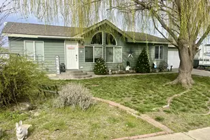 3097 SW River View Dr, Pendleton, OR 97801 - Photo 1