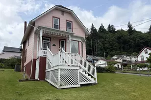 322 W D St, Rainier, OR 97048 - Photo 1