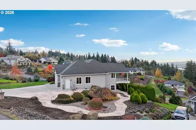 49 Essex Dr, Kelso, WA 98626 - Photo 1
