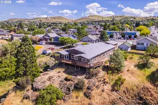 1631 E 9th St, The Dalles, OR 97058 - Photo 1