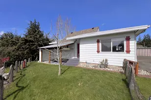 1092 Lewis St, North Bend, OR 97459 - Photo 1