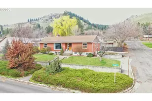 1414 Walnut St, La Grande, OR 97850 - Photo 1
