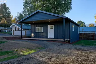 302 E Park St, Enterprise, OR 97828 - Photo 1