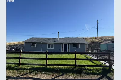71011 SW Douglas Dr, Pendleton, OR 97801 - Photo 1