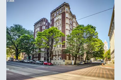 1209 SW 6th Ave #402, Portland, OR 97204 - Photo 1