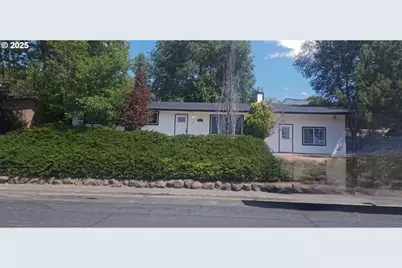 464 NW 22nd St, Pendleton, OR 97801 - Photo 1