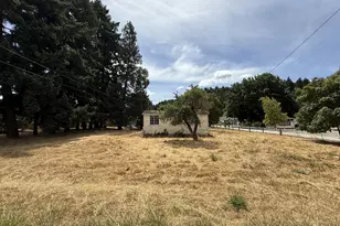 650 SE Riverside Dr, Myrtle Creek, OR 97457 - Photo 1