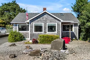 260 9th Ave, Seaside, OR 97138 - Photo 1