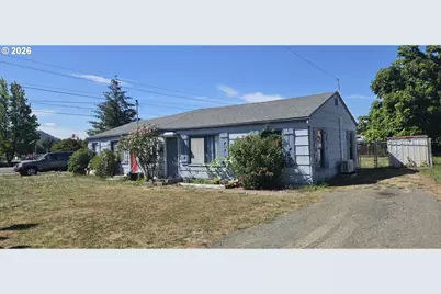 2986 W Jay Ave, Roseburg, OR 97471 - Photo 1