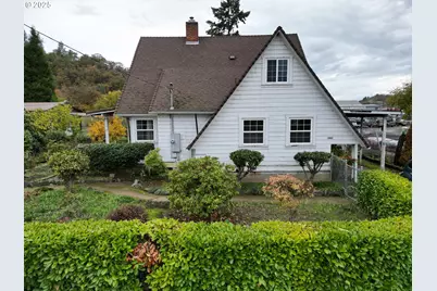 202 NE Fulton St, Roseburg, OR 97470 - Photo 1