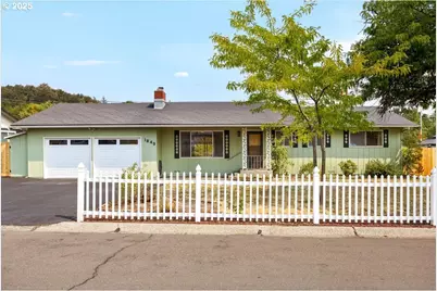 1849 NW Le Mans St, Roseburg, OR 97471 - Photo 1