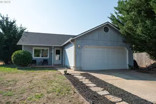689 Blue Jay Loop, Creswell, OR 97426 - Photo 1