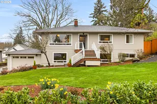 901 SW Maplecrest Ct, Portland, OR 97219 - Photo 1