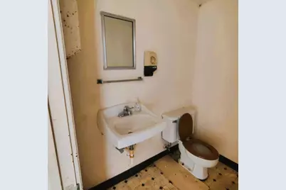 102 W Market Street, Timmonsville, SC 29161 - Photo 7