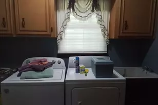 471 7th St, Fairfax, SC 29827 - Photo 15