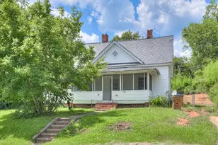 216 Circle St, Edgefield, SC 29824 - Photo 1