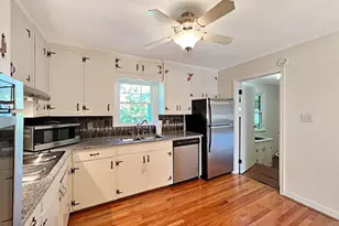 101 Parkwood Dr, Williston, SC 29853 - Photo 9