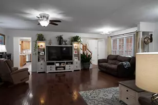 102 Carmen Ct, Clinton, SC 29325 - Photo 3