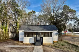 408 Brooks St, Edgefield, SC 29824 - Photo 1