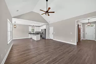 909 Fairway Dr, New Ellenton, SC 29809 - Photo 9
