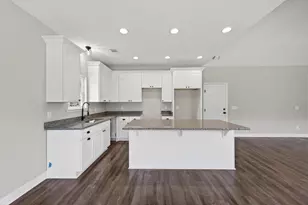 909 Fairway Dr, New Ellenton, SC 29809 - Photo 11