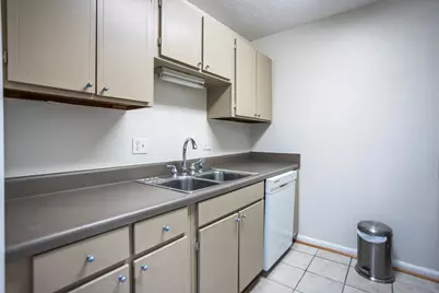 327 Laurens Street SW #Apt E9, Aiken, SC 29801 - Photo 9