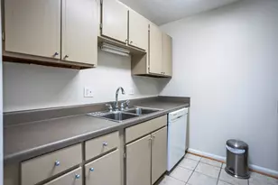 327 Laurens St SW, Aiken, SC 29801 - Photo 9
