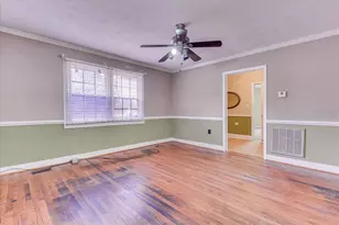 261 Myrtle St, Gloverville, SC 29828 - Photo 9