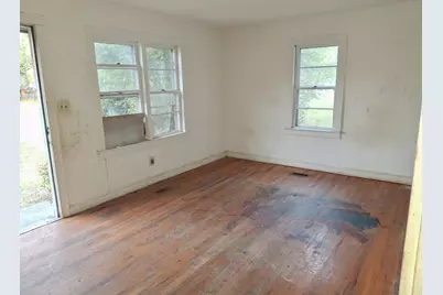 212 Bradham Avenue, Manning, SC 29102 - Photo 3