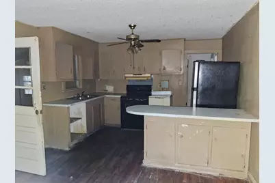 212 Bradham Avenue, Manning, SC 29102 - Photo 5