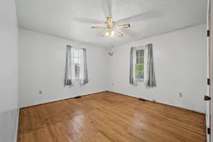 90 Lodge Cir, Blackville, SC 29817 - Photo 9