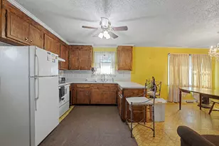 90 Lodge Cir, Blackville, SC 29817 - Photo 5