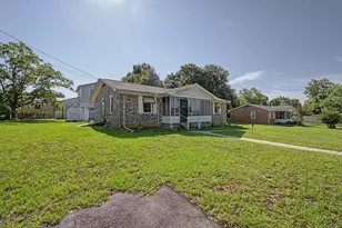 90 Lodge Cir, Blackville, SC 29817 - Photo 1