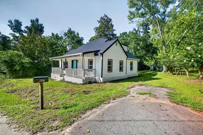 447 Glover Street, Edgefield, SC 29824 - Photo 1