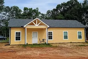 498 Bauskett St, Edgefield, SC 29824 - Photo 1